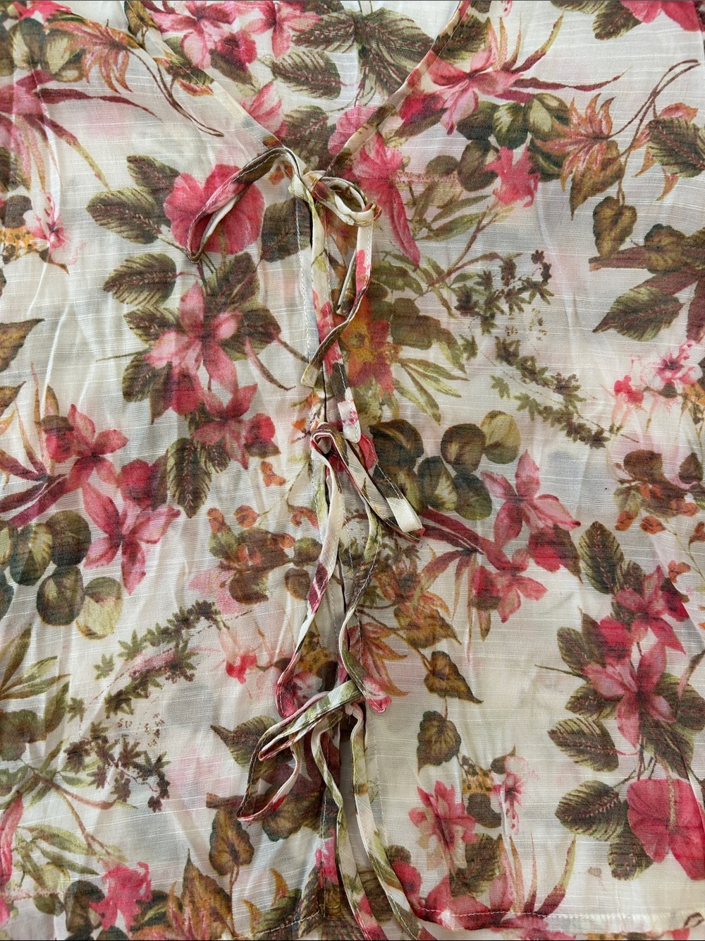 Rose & Olive Sheer Floral Tie-Front Blouse in Pink and Green - Picture 4 of 6
